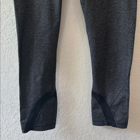 Lululemon Athletica Lululemon Run Inspire Crop II All Luxtreme - Picture 4 of 11